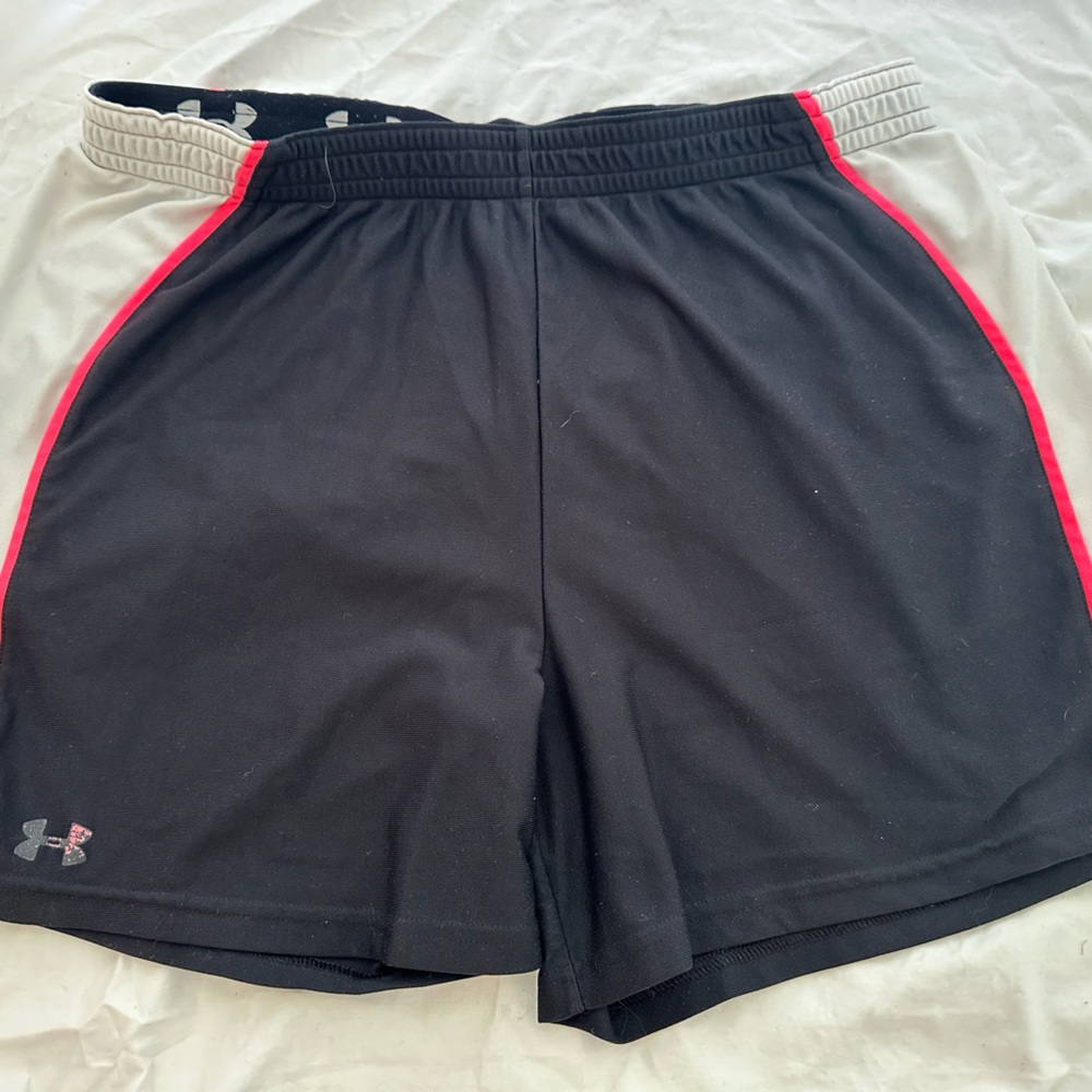 Used Women’s under armor multi color shorts